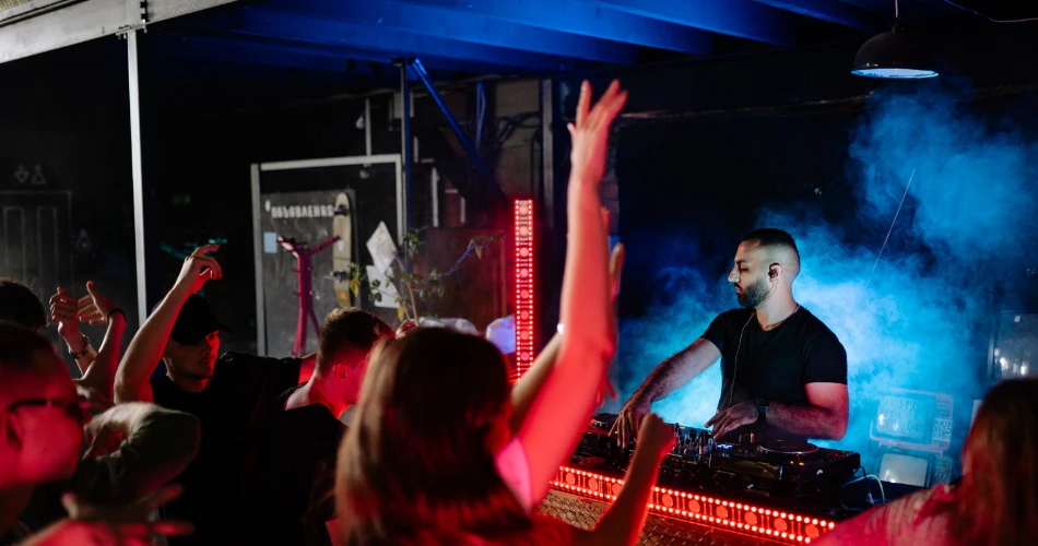 Top Nightlife Experiences in Roseville, United States for Late-Night Fun