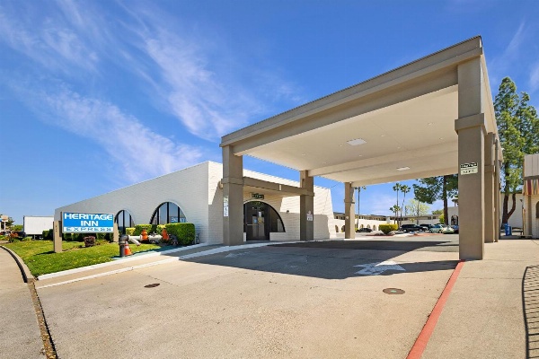 Heritage Inn Express Roseville Main image